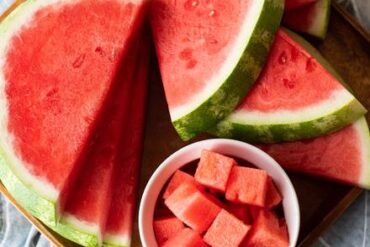 1661783587 simply recipes ht cut watermelon lead 3 5002c6a583bf4821a92bb7cb640bdb03.jpg