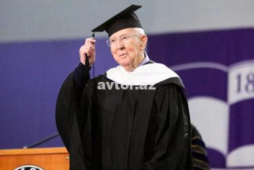 1684932641 fred taylor graduation 1 pic 32ratio 900x600 900x600 40674.jpg