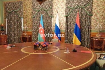 1685703370 azerbaijan armenia russia flag 141021.jpg