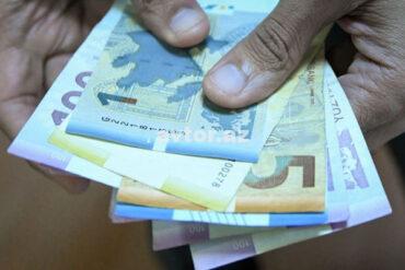 Manat.jpg