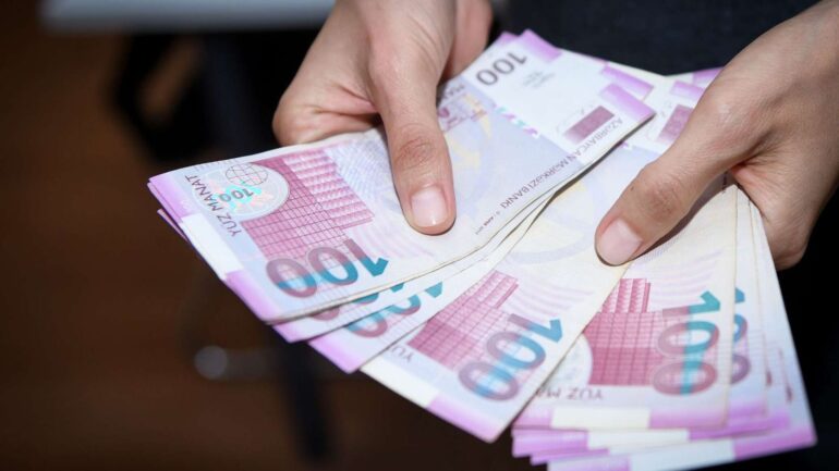 Manat 1.jpg
