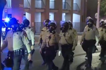 Cbsn fusion las vegas police warn no kings protest violence not tolerated thumbnail.jpg