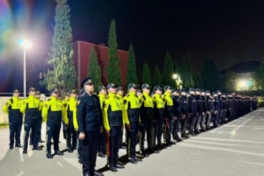 Polis