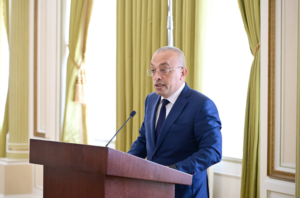 Prezident müşavirə keçirdi - Şəkil 13