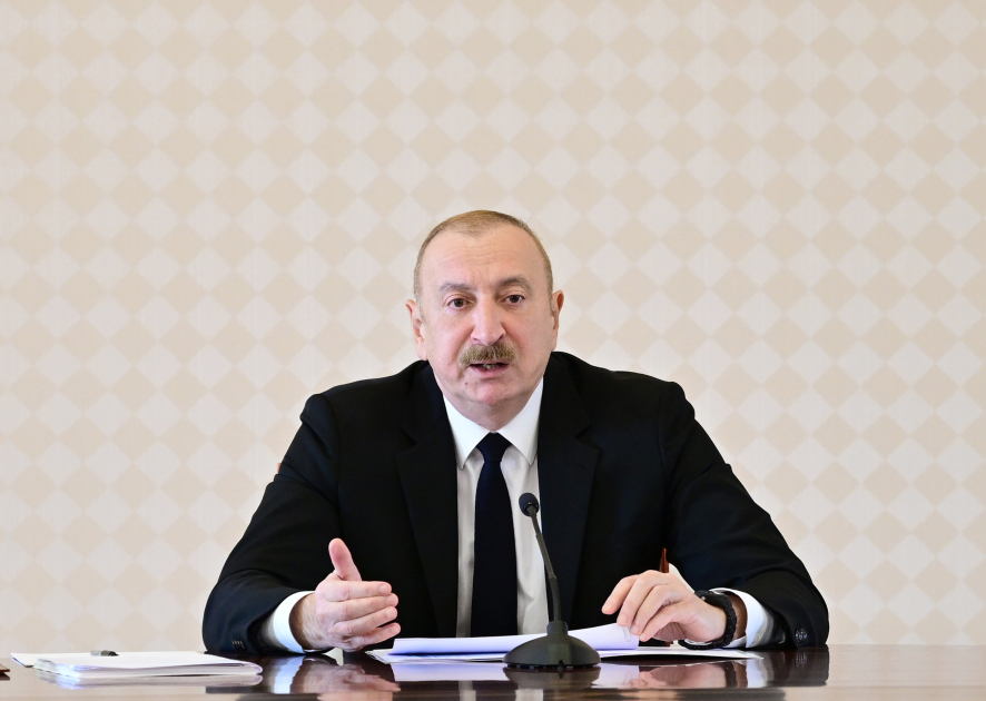 Prezident müşavirə keçirdi - Şəkil 8