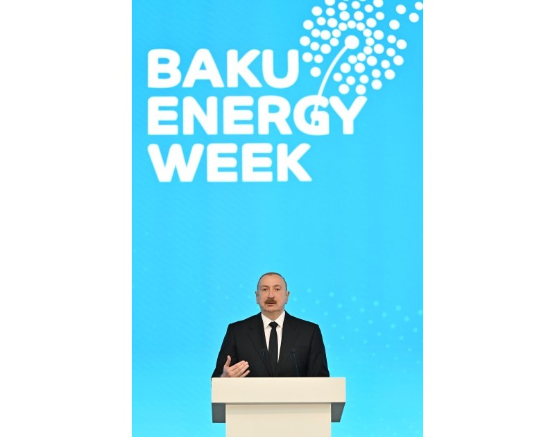 Prezident Bakıda keçirilən forumda çıxış edib - Şəkil 1