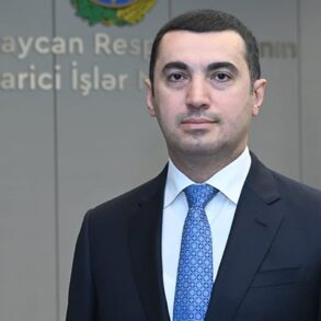 Ayxan1 6aad4853d3806